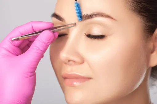 Rehaussement des sourcils